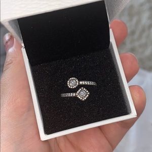Pandora Ring